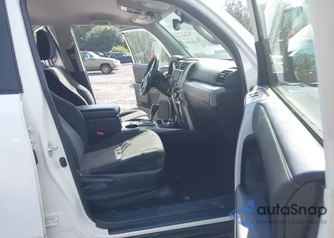 2021 Toyota 4Runner Sr5 z USA, uszkodzony, nr VIN JTEMU5JR0M5942926